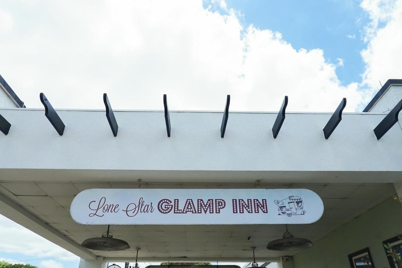 Lone Star Glamp Inn Warrenton Екстериор снимка