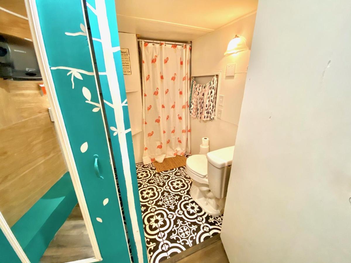 Lone Star Glamp Inn Warrenton Екстериор снимка