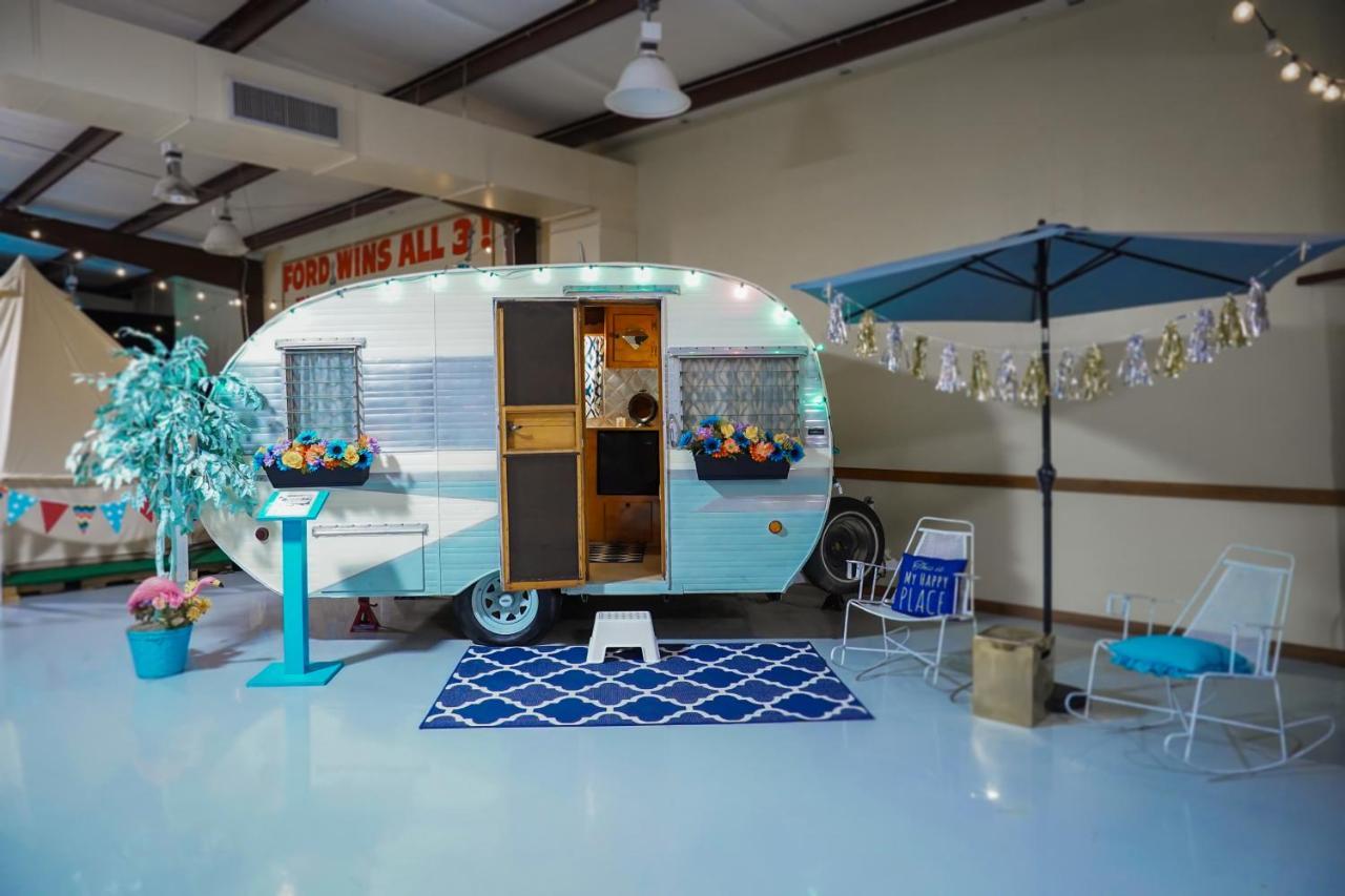 Lone Star Glamp Inn Warrenton Екстериор снимка
