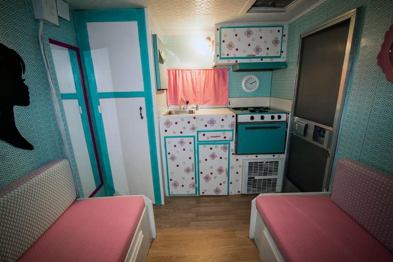Lone Star Glamp Inn Warrenton Екстериор снимка