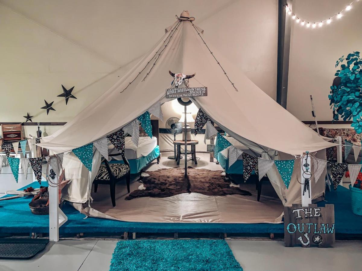 Lone Star Glamp Inn Warrenton Екстериор снимка