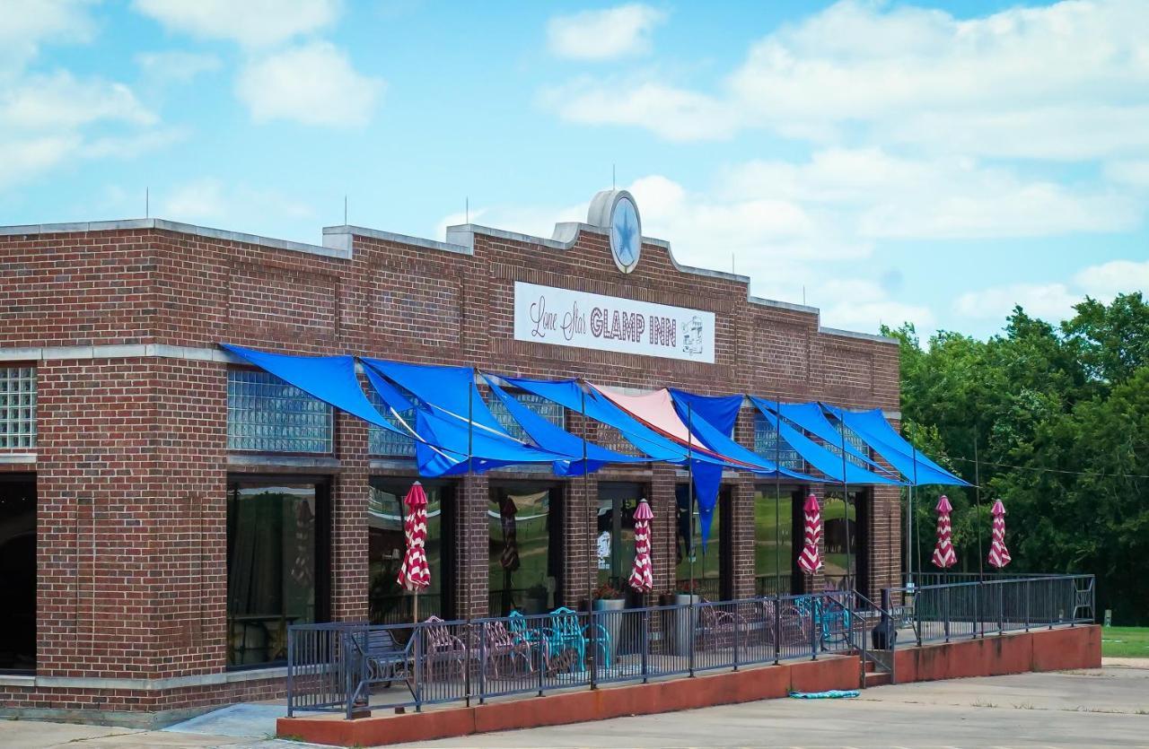 Lone Star Glamp Inn Warrenton Екстериор снимка