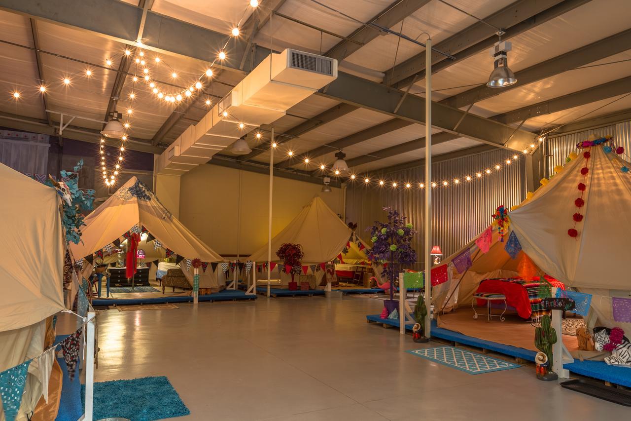 Lone Star Glamp Inn Warrenton Екстериор снимка