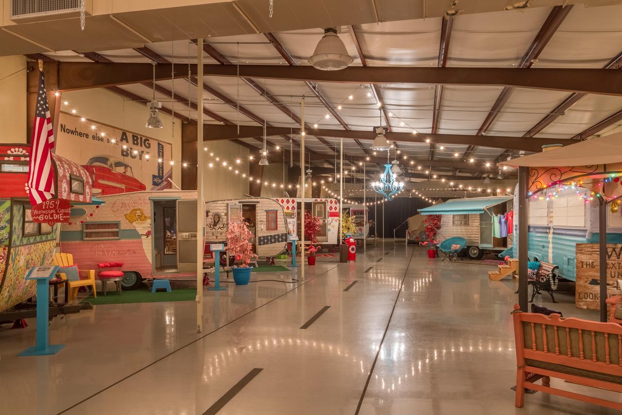 Lone Star Glamp Inn Warrenton Екстериор снимка